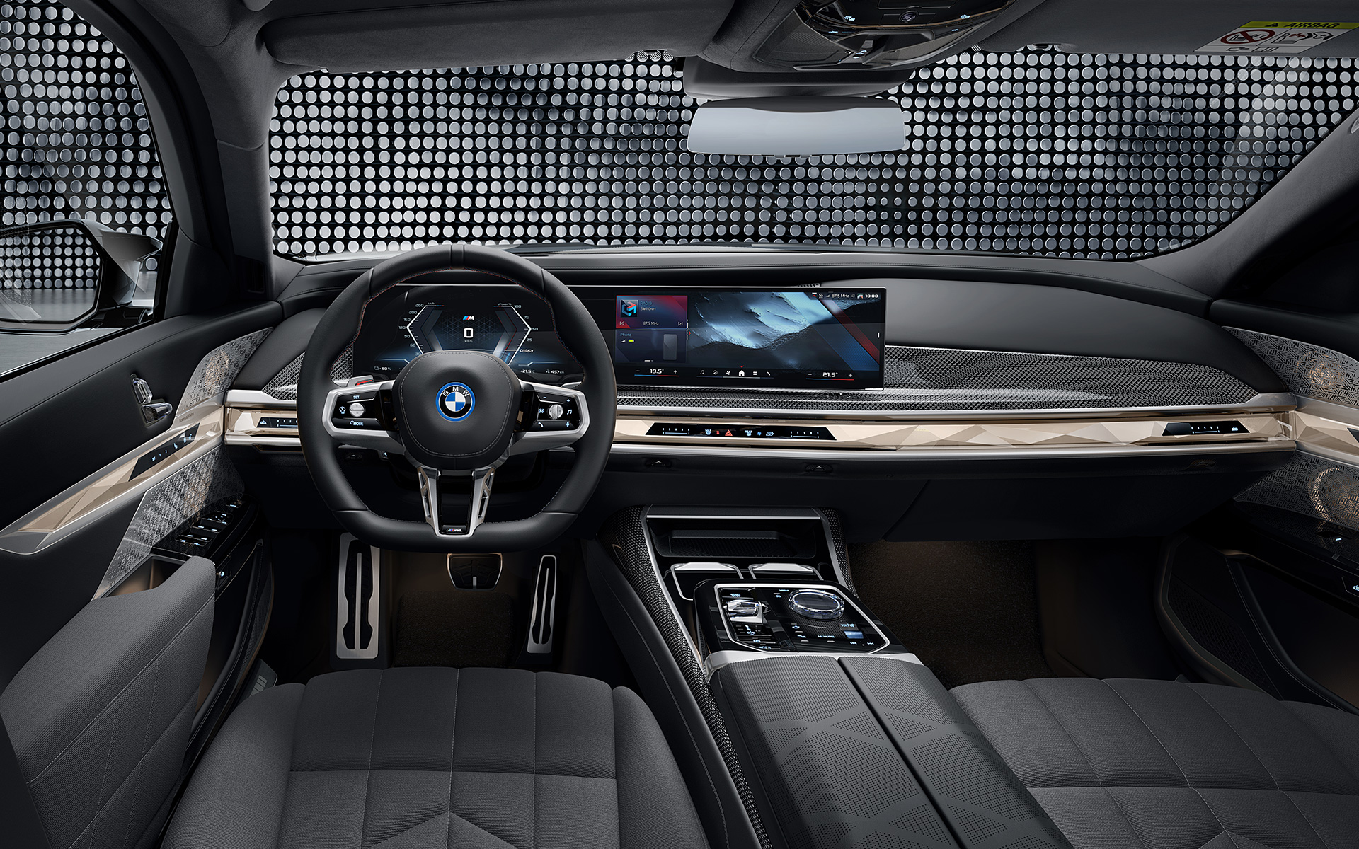 BMW i7 M70 xDrive Sedan G70 interiér kokpit