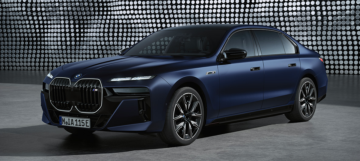 Frozen Tanzanite Blue špeciálne laky M automobily BMW radu 7 G70 M automobily BMW radu 7 G70 Frozen Tanzanite Blue špeciálne laky