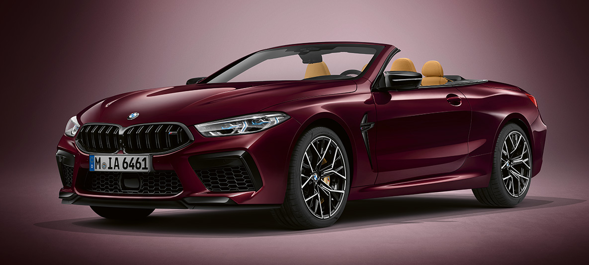 BMW Individual M8 Cabrio v metalickej farbe BMW Individual Ametrine. BMW Individual M8 Cabrio v metalickej farbe BMW Individual Ametrine, trojštvrťový predný pohľad.