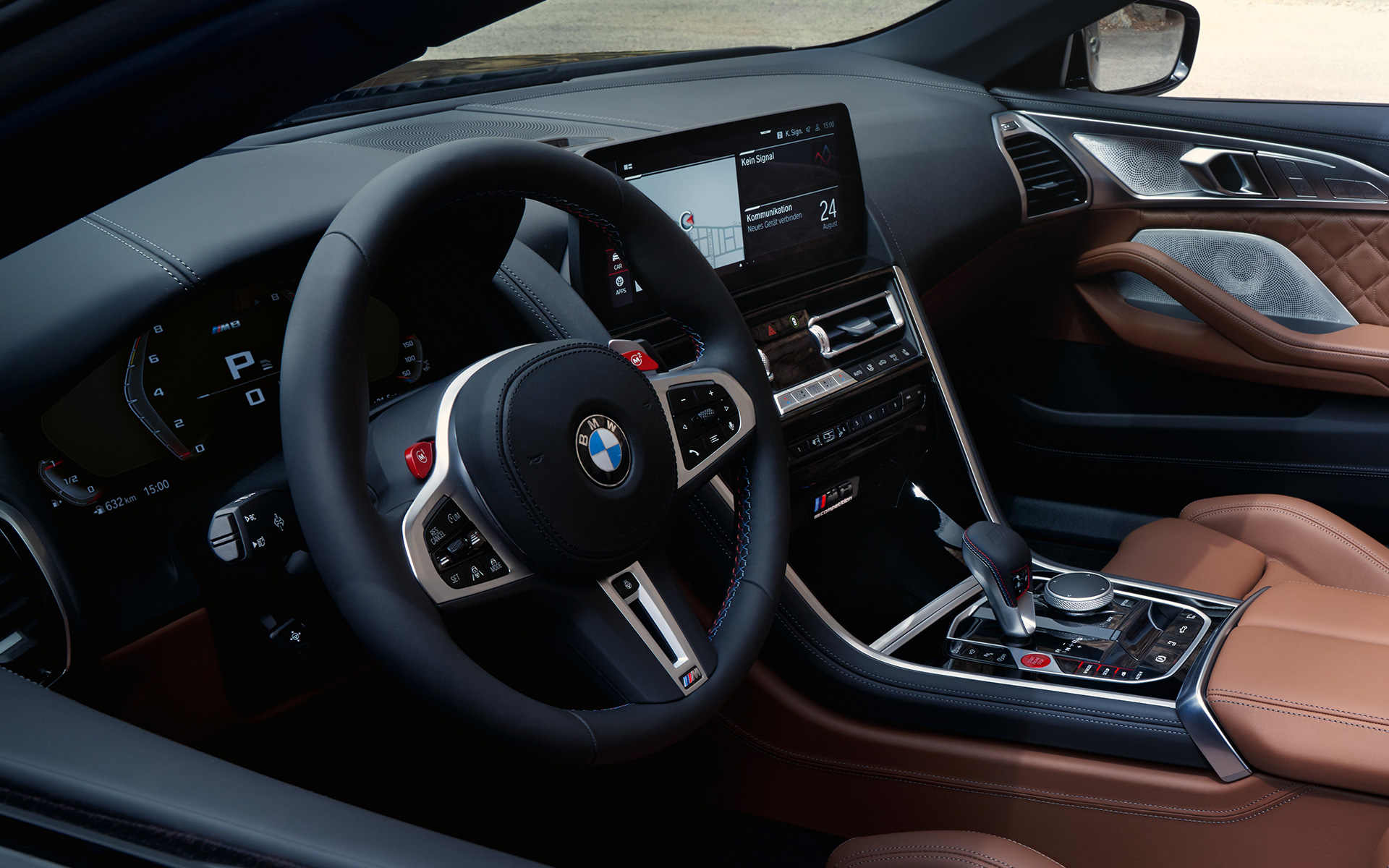 BMW M8 Competition Cabrio F91 LCI Facelift 2022 kokpit interiér
