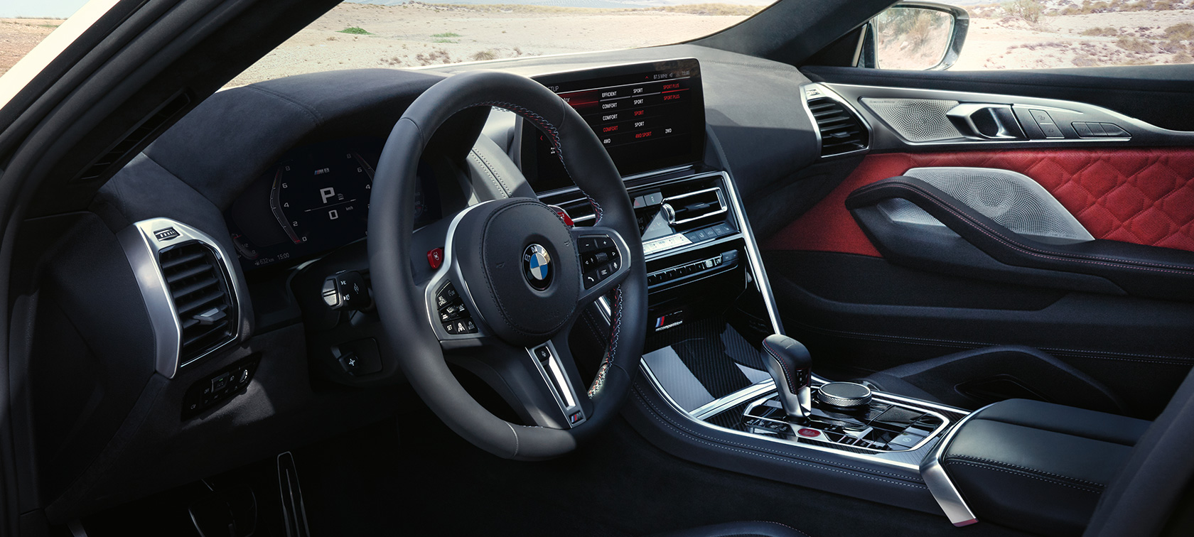 BMW M8 Competition Gran Coupé F93 LCI Facelift 2022 kokpit iDrive displej BMW M8 Competition Gran Coupé F93 LCI Facelift 2022 kokpit iDrive displej