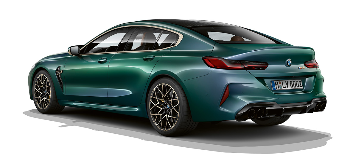 BMW M8 Gran Coupé First Edition zadobočný pohľad BMW M8 Gran Coupé First Edition F93 2020 BMW Individual metalíza Aurora Diamond Green zadobočný pohľad