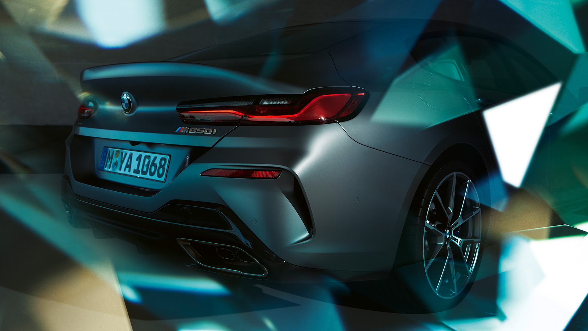 BMW M850i xDrive Gran Coupé detailný zadný pohľad BMW M850i xDrive Gran Coupé G16 2019 BMW Individual metalíza Frozen Bluestone detailný zadný pohľad