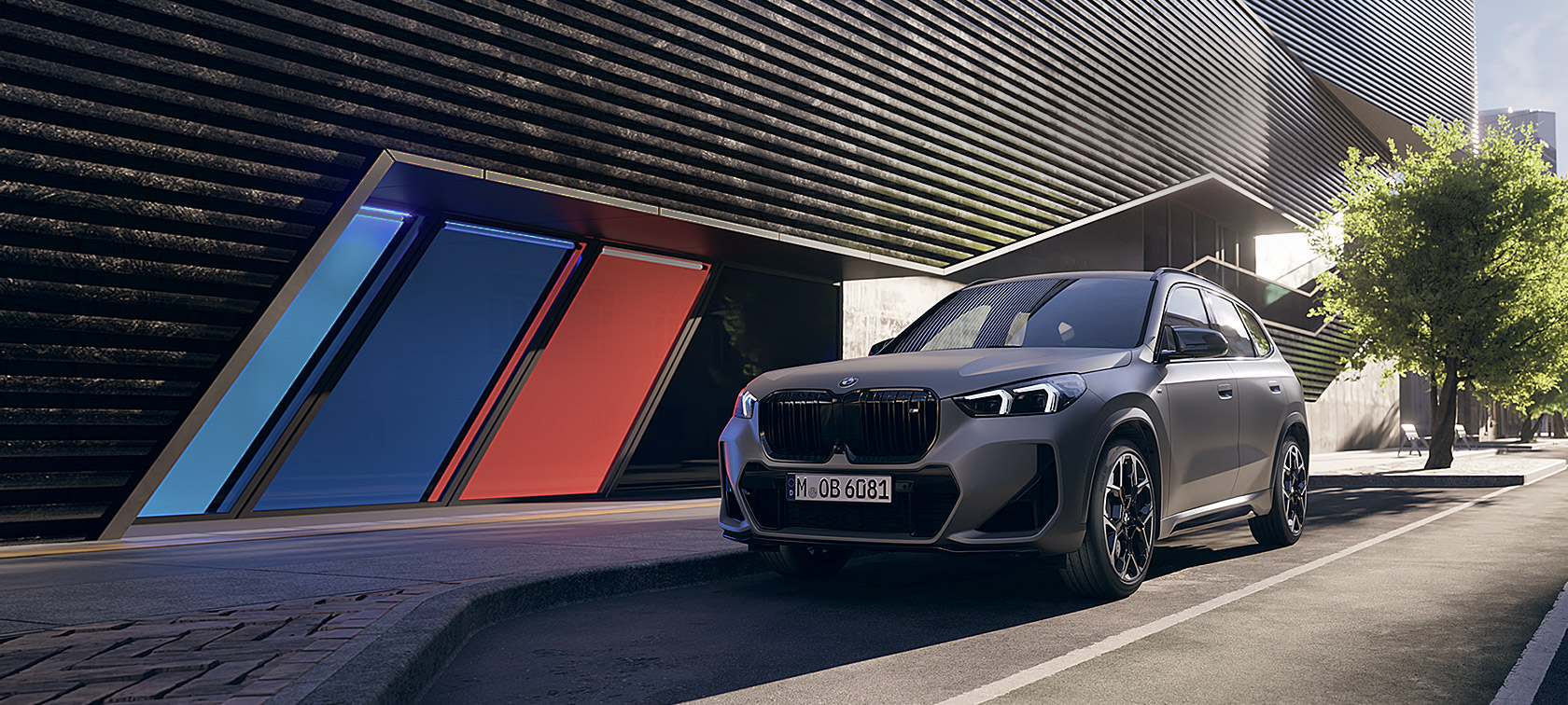BMW X1 M35i xDrive bočný pohľad statický
