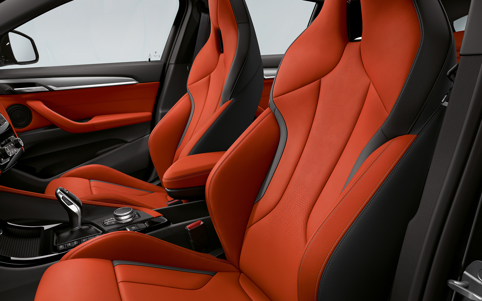 M Sport sedadlá BMW X2 M35i (F39) interiér