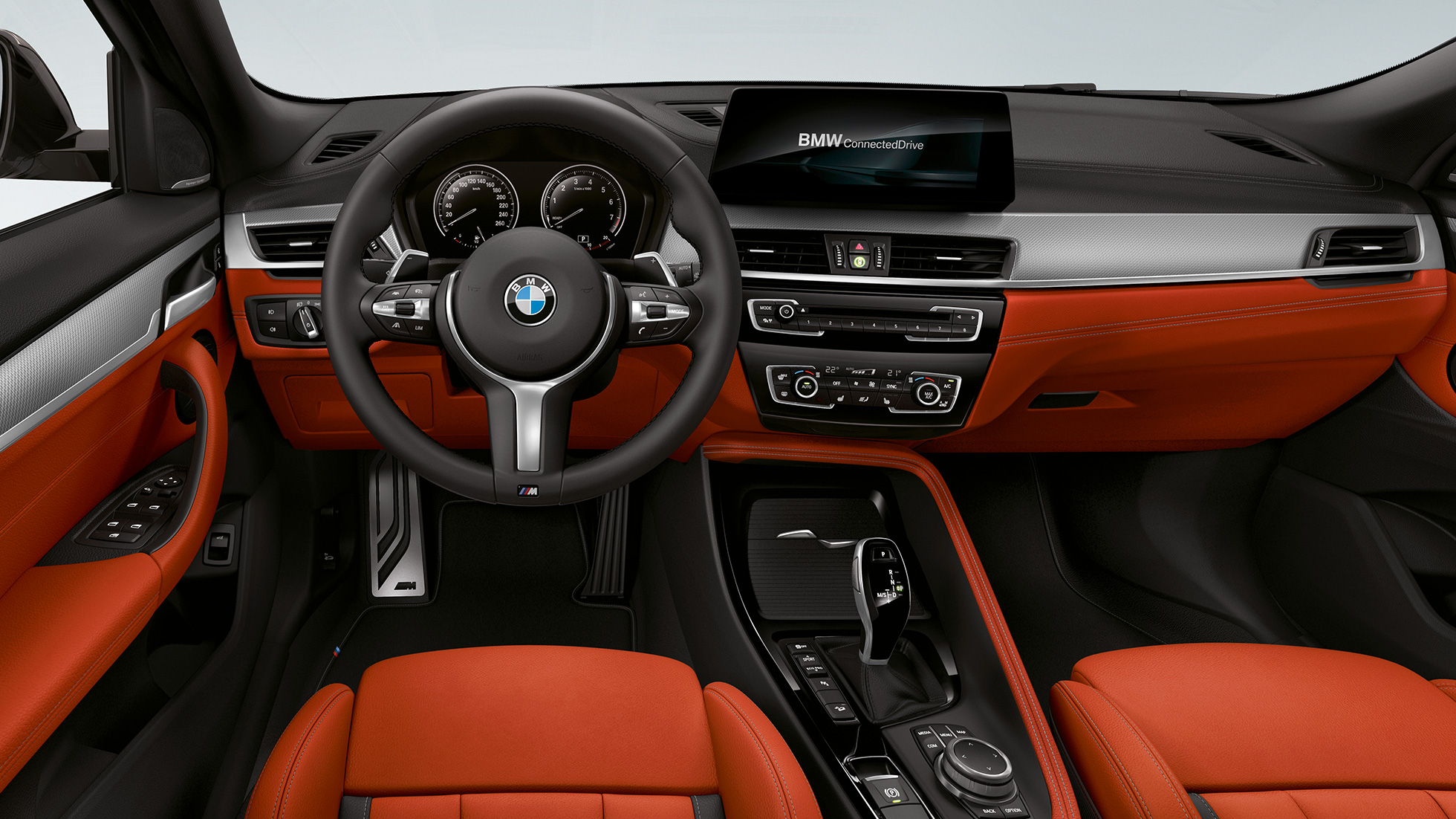 Kokpit BMW X2 M35i Kokpit BMW X2 M35i interiér
