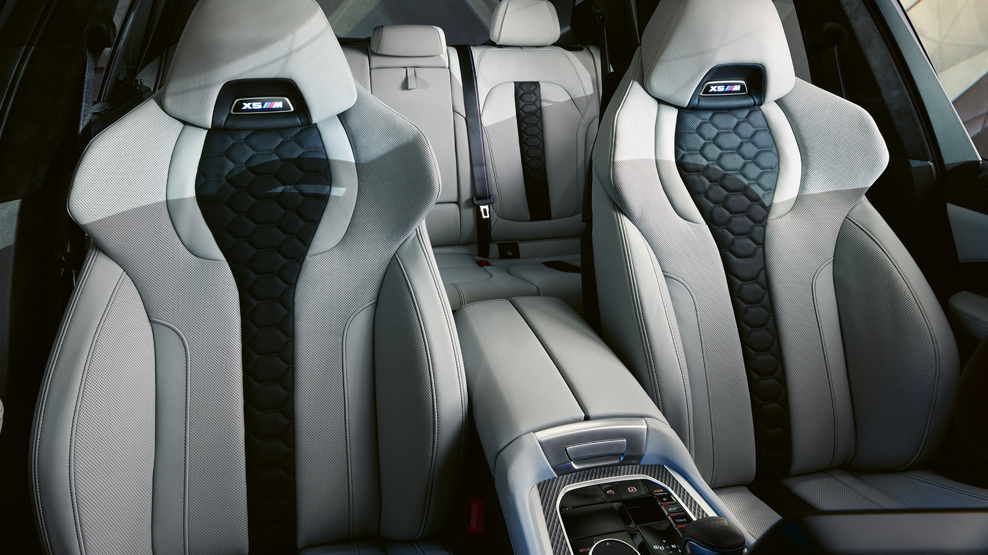 M multifunkčné sedadlá BMW X5 M Competition M multifunkčné sedadlá s osvetleným logom X5 M BMW X5 M Competition F95 interiér