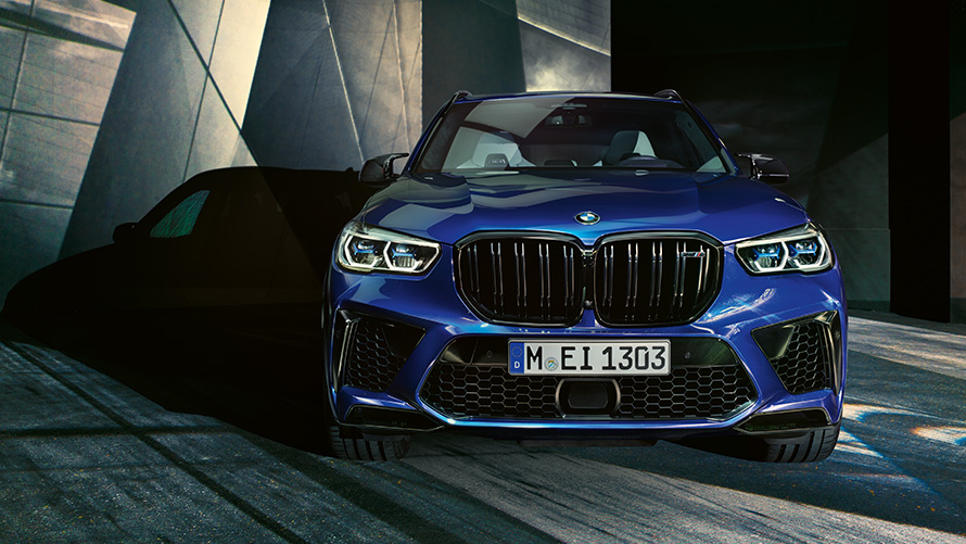 BMW X5 M Competition technické údaje BMW X5 M Competition F95 LCI 2020 SUV metalíza Marina Bay Blue predný pohľad technické údaje