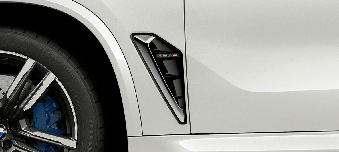 M žiabre BMW X5 M F95 M žiabre BMW X5 M Mineral White F95 2020 detailný pohľad