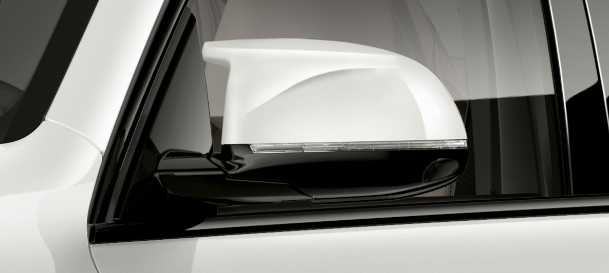 Kryty zrkadiel BMW X5 M F95 Kryty zrkadiel BMW X5 M Mineral White F95 2020 SUV detailný pohľad