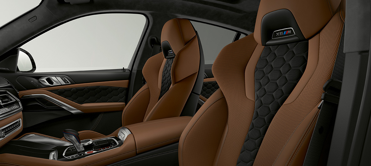 M multifunkčné sedadlá BMW X6 M M multifunkčné sedadlá s logom X6 M BMW X6 M F96 2020 interiér