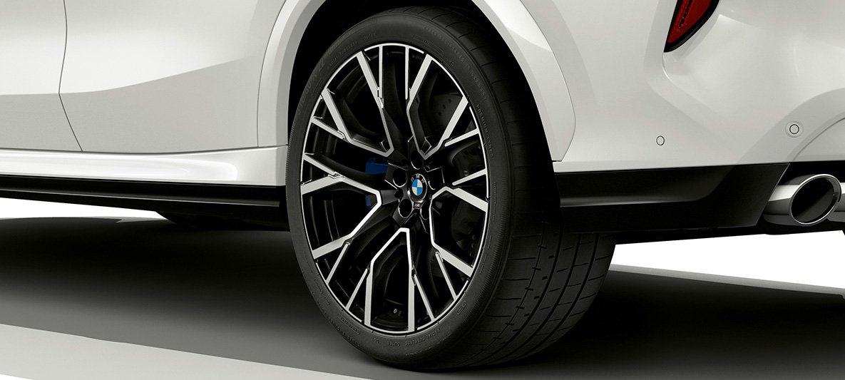 21-palcové M disky z ľahkej zliatiny Bicolour Orbit Grey BMW X6 M F96 21-palcové M disky z ľahkej zliatiny Bicolour Orbit Grey BMW X6 M F96 2020 SUV detailný pohľad