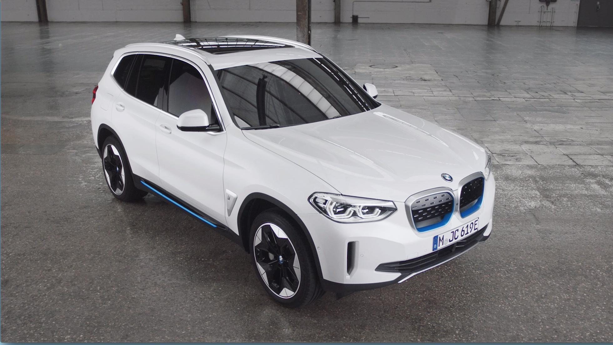BMW iX3 G08 dizajn exteriéru video BMW iX3 G08 2020 metalíza Mineral White dizajn exteriéru video