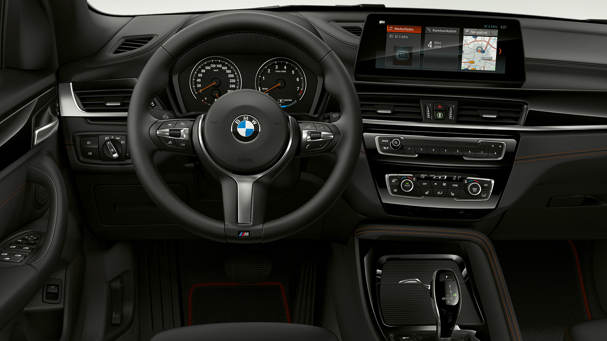 BMW X1, model Sport Line, interiér BMW X1, model Sport Line, interiér so zameraním na kokpit