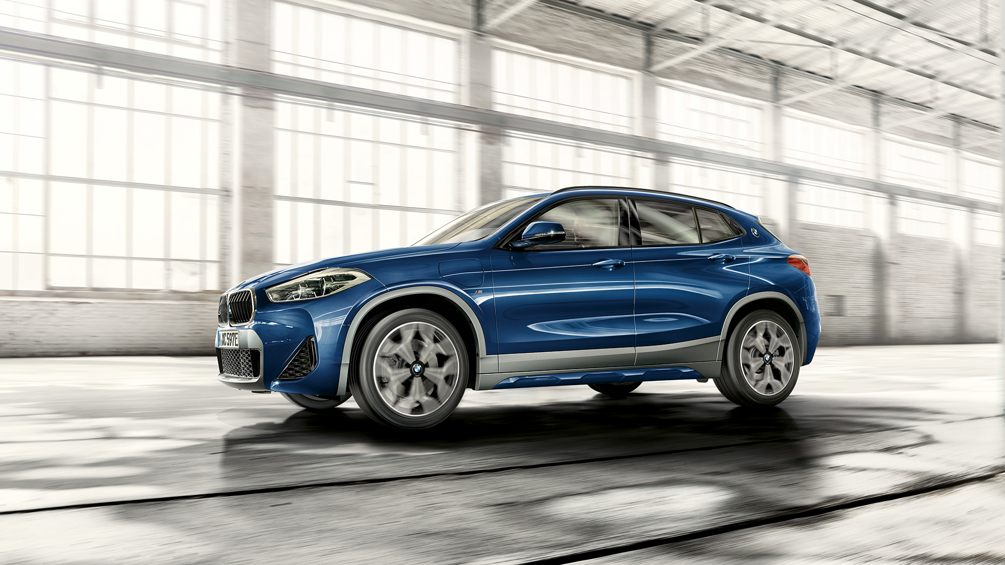 BMW X2 xDrive25e plug-in hybrid 2020 F39 predný pohľad BMW X2 xDrive25e plug-in hybrid 2020 F39 predný pohľad