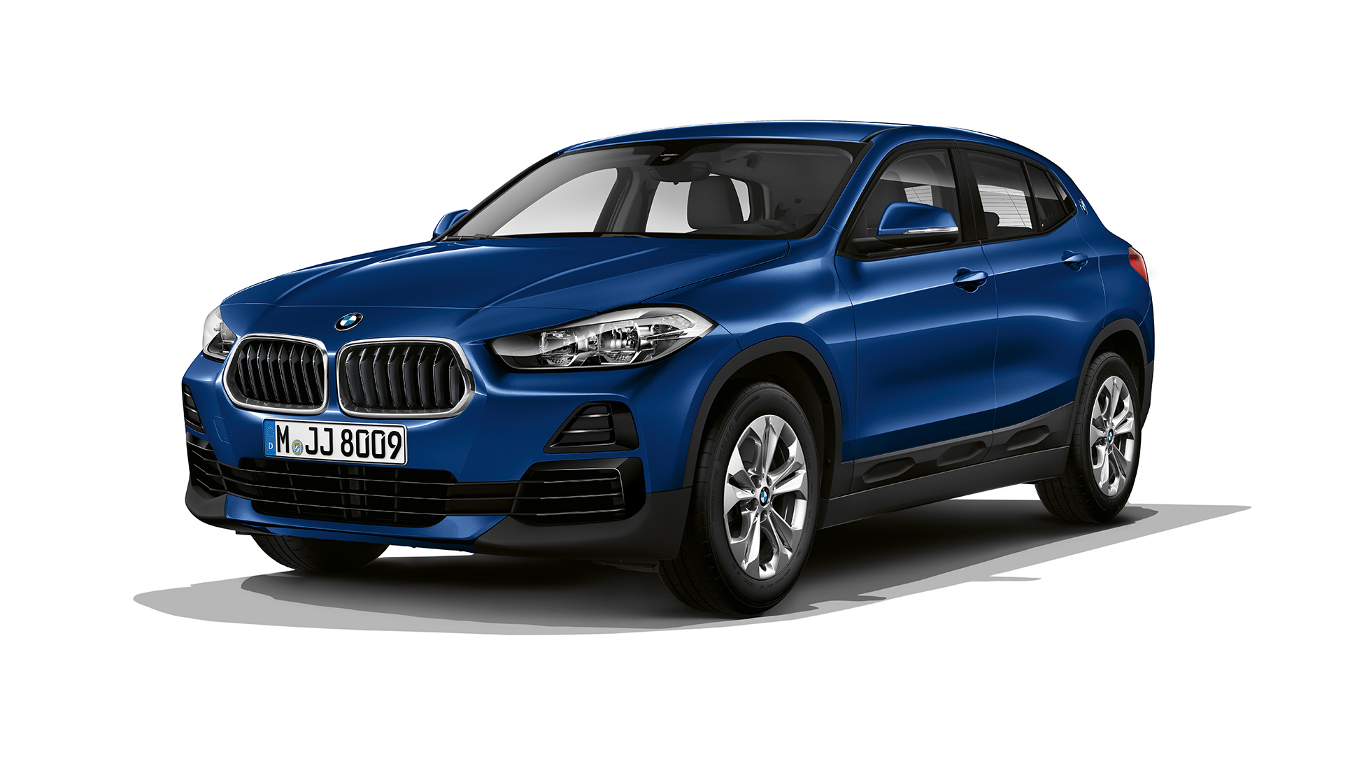 Predobočný pohľad BMW X2 sDrive20i Model Advantage BMW X2 sDrive20i Model Advantage 2018 F39 metalíza Mediterranean Blue predobočný pohľad