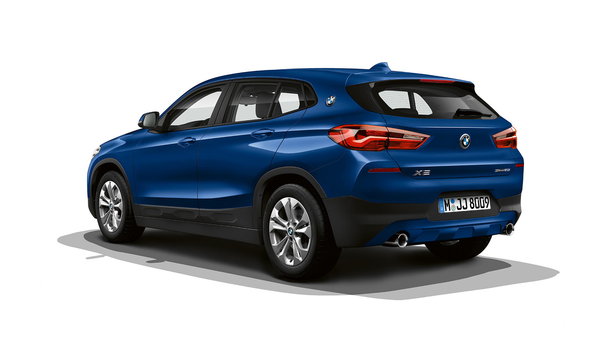 Zadobočný pohľad BMW X2 sDrive20i Model Advantage BMW X2 sDrive20i Model Advantage 2018 F39 metalíza Mediterranean Blue zadobočný pohľad