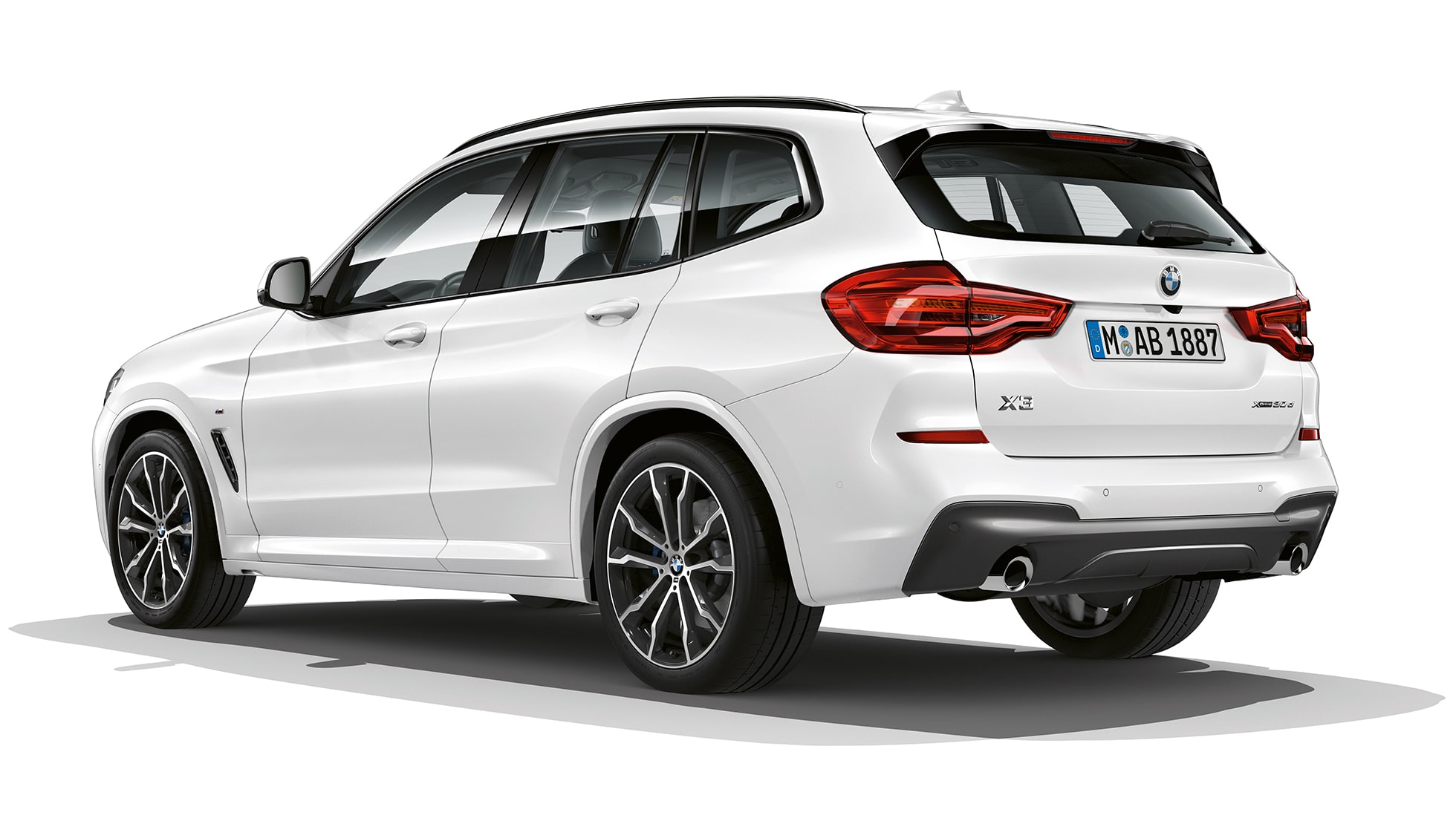 BMW X3 M40i, model M Sport, trojštvrťový zadný pohľad BMW X3 M40i, model M Sport, trojštvrťový zadný pohľad