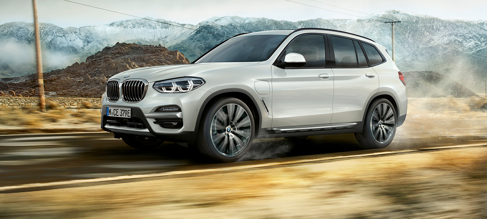 BMW X3 xDrive30e v zákrute BMW X3 xDrive30e v zákrute