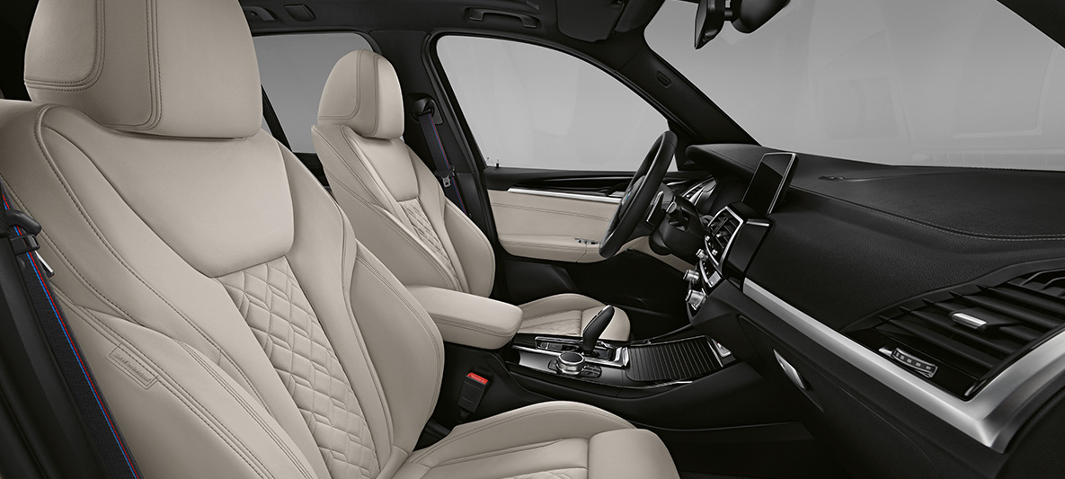 BMW X3, BMW Individual rozšírené kožené čalúnenie v jemnej koži ‚Merino‘ v bielej farbe Ivory White BMW X3, BMW Individual rozšírené kožené čalúnenie v jemnej koži ‚Merino‘ v bielej farbe Ivory White
