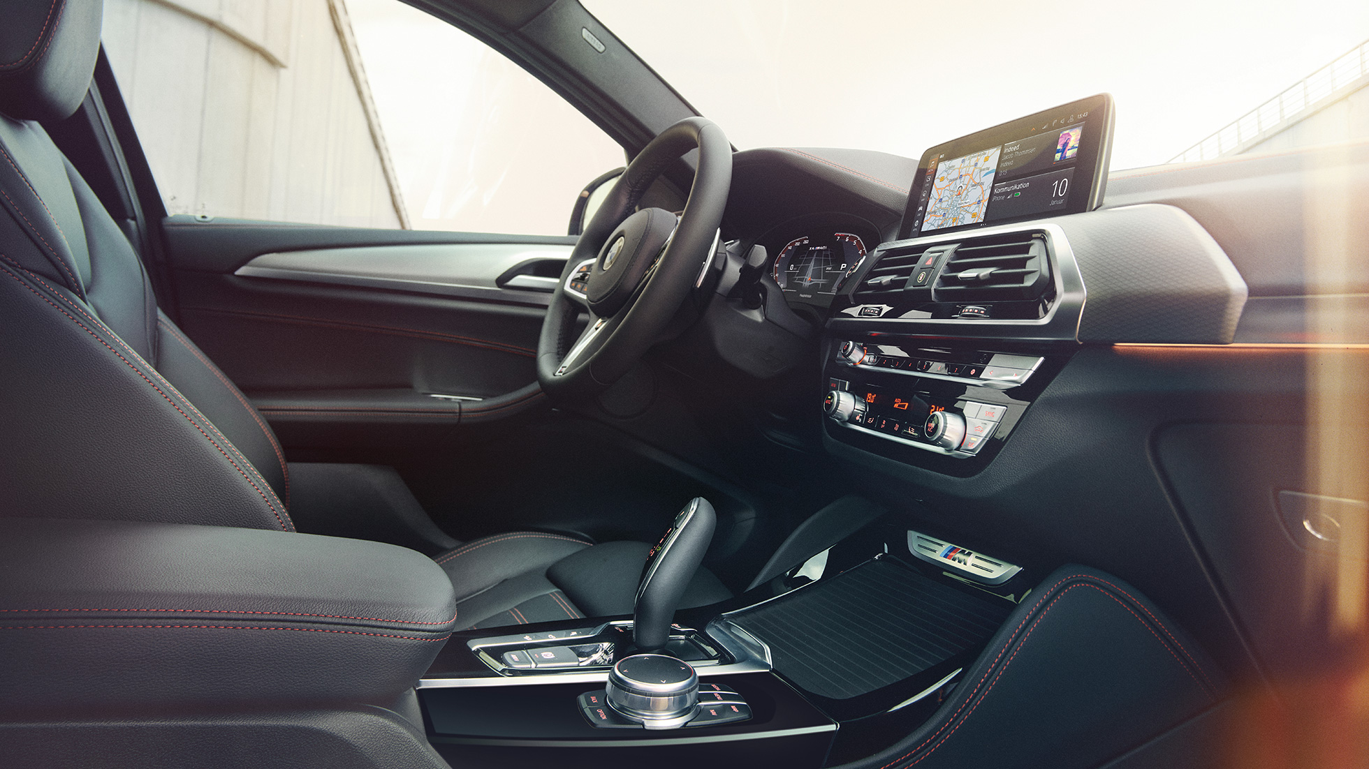 Vysoko kvalitná výbava interiéru BMW X4 Vysoko kvalitná výbava interiéru BMW X4 G02 2018 interiér