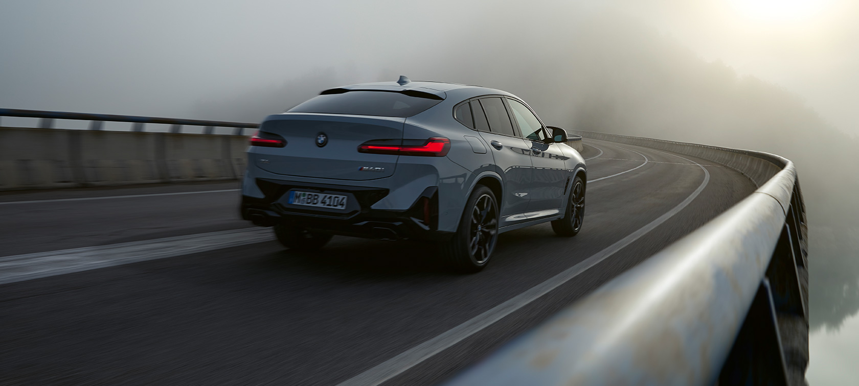 BMW X4 G02 Financial Services 2021 BMW X4 G02 Financial Services Brooklyn Grey zadobočný pohľad jazdný 2021