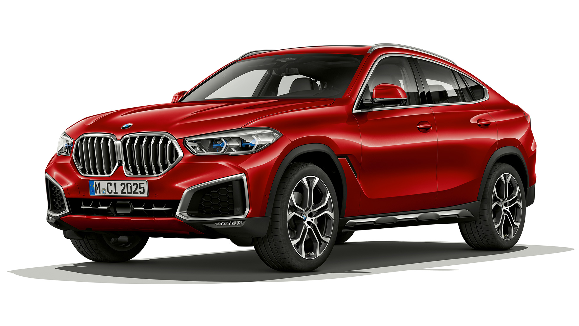 BMW X6 s BMW xLine, exteriér. BMW X6 s BMW xLine v trojštvrťovom prednom pohľade.
