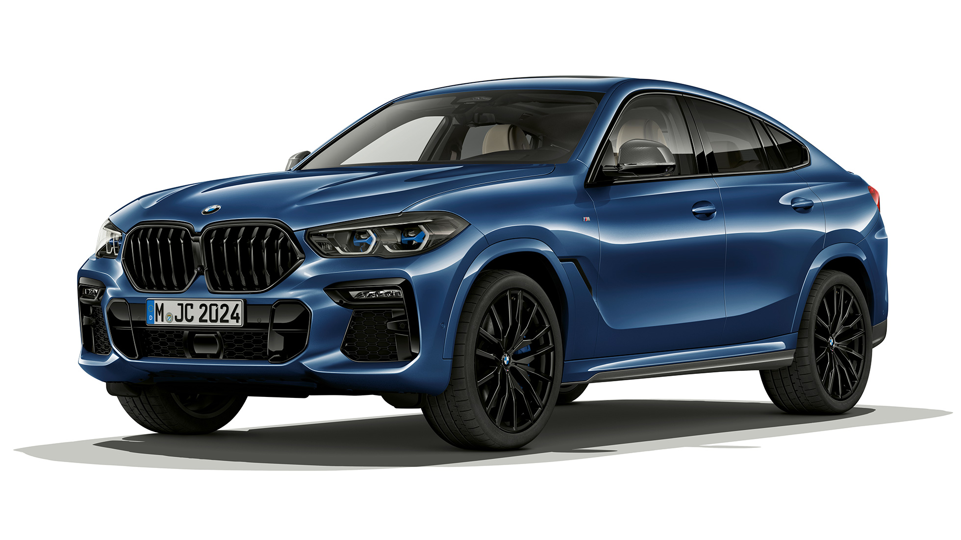 BMW X6 s balíkom M Sport, exteriér. BMW X6 s balíkom M Sport v trojštvrťovom prednom pohľade.