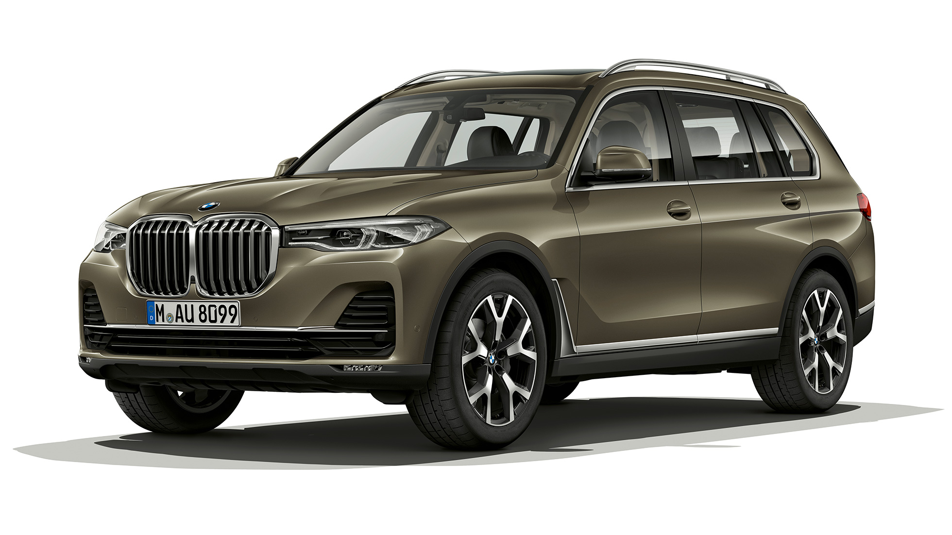 BMW X7 Štúdiový predobočný záber na BMW X7 s lakom Vermont Bronze