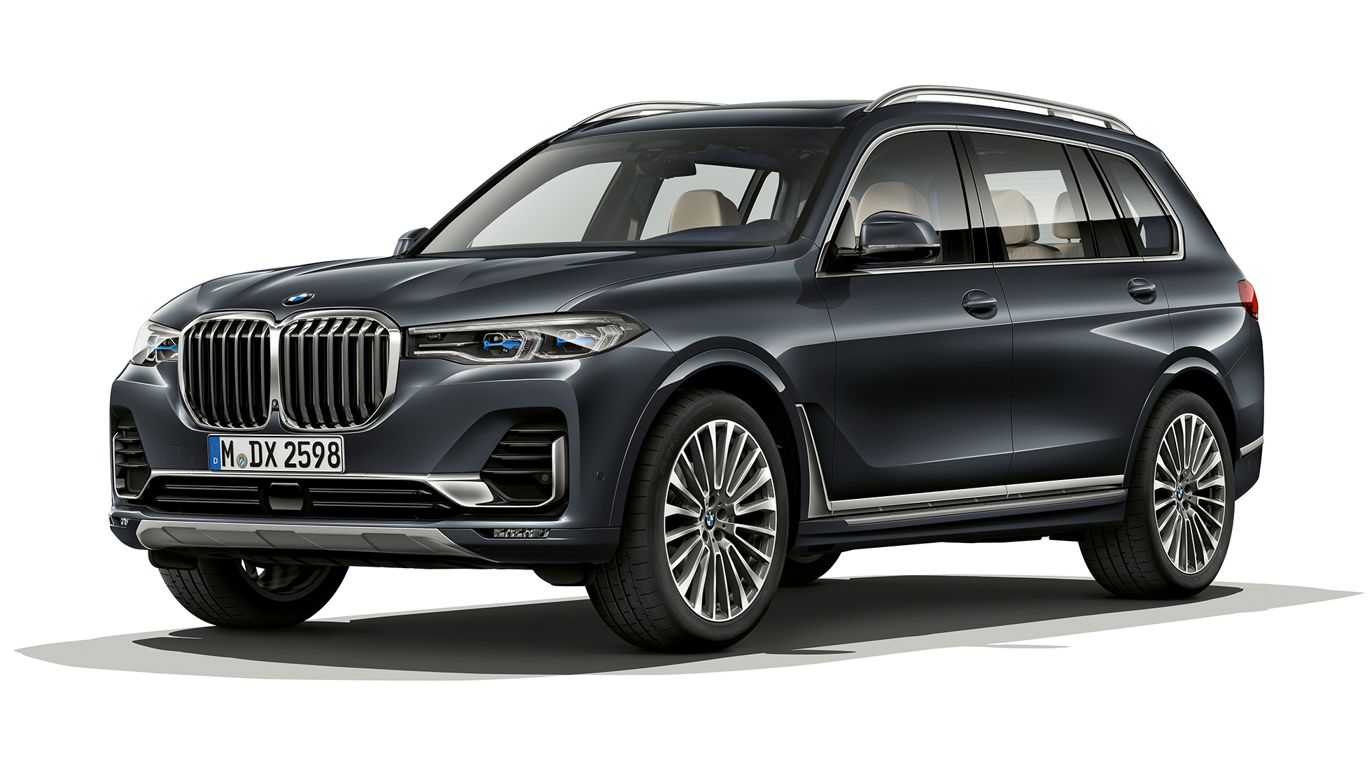 BMW X7 Design Pure Excellence Štúdiový predobočný záber na BMW X7 s výbavou Design Pure Excellence