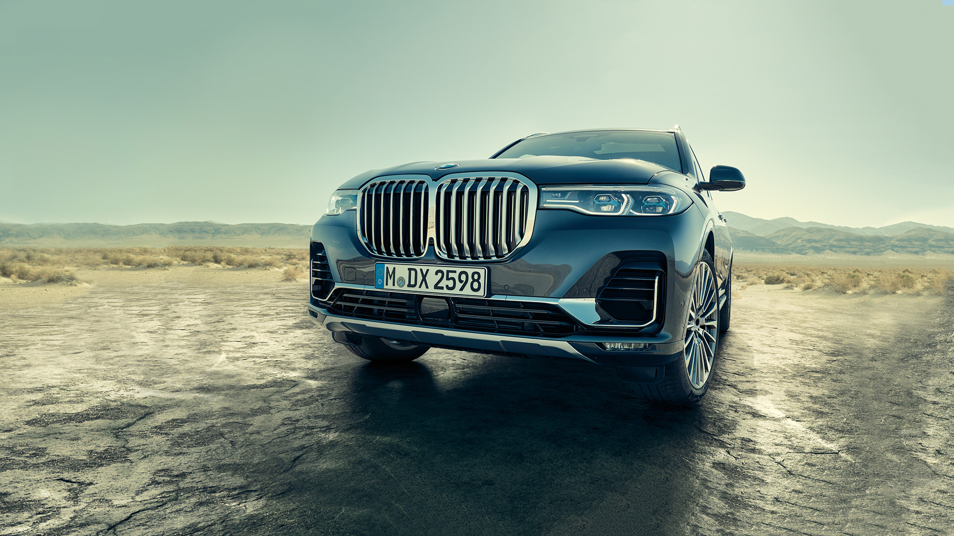 Exteriér BMW X7: priečny pohľad zdola Exteriér BMW X7: priečny pohľad zdolazdola