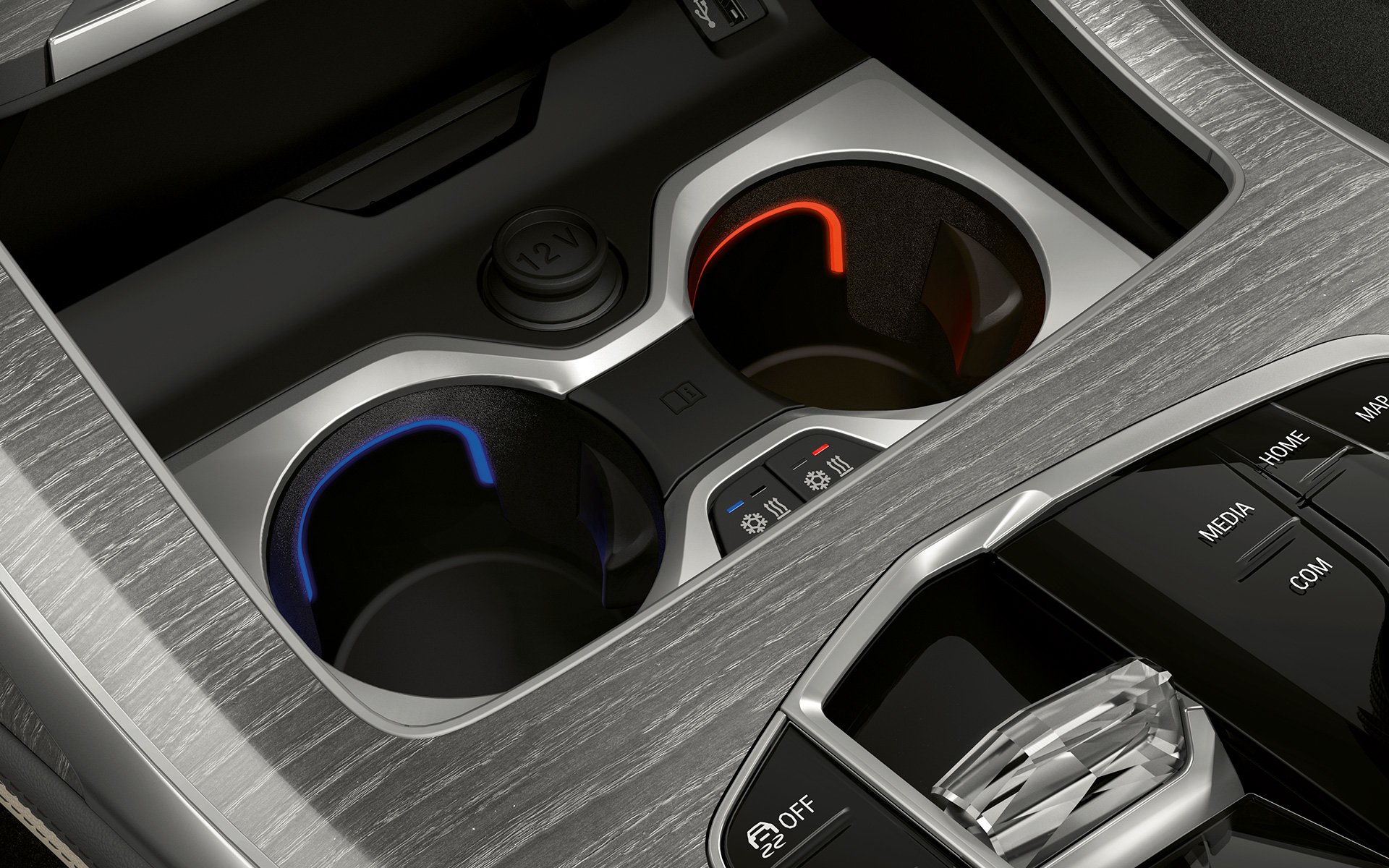 Balík Comfort detailný pohľad držiak nápojov vpredu BMW X7 G07 LCI