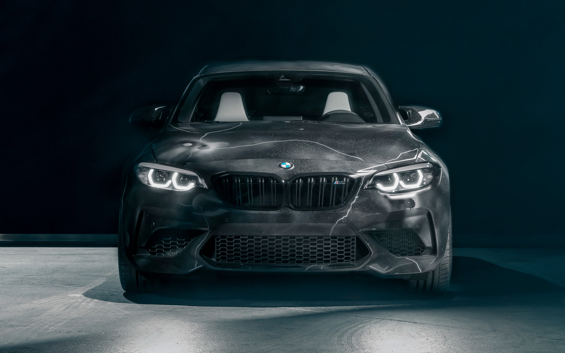 BMW M2 Edition designed by FUTURA 2000 F87 2020 predný pohľad BMW M2 Edition designed by FUTURA 2000 F87 2020 predný pohľad pred čiernym pozadím