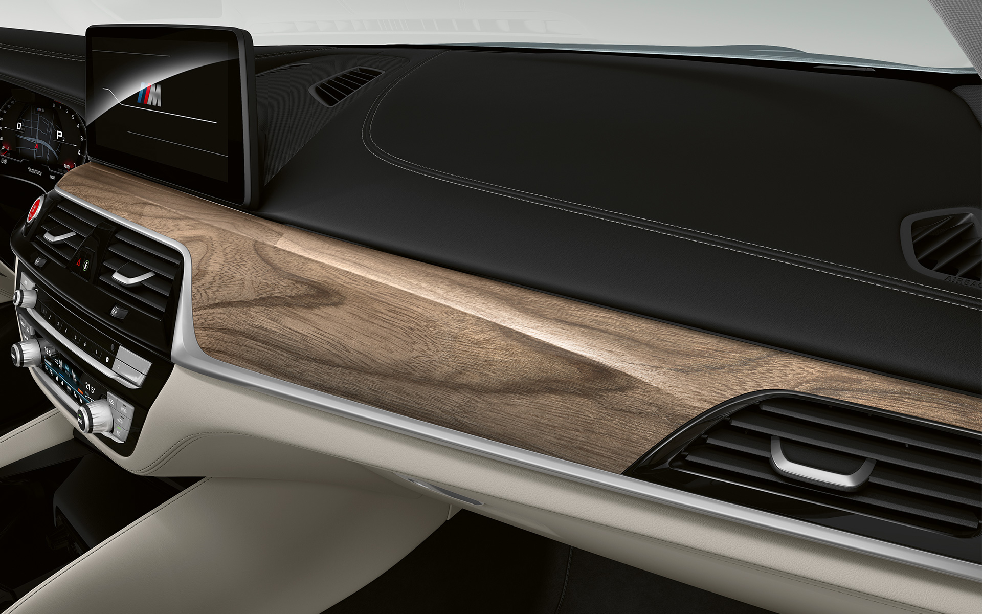 BMW Individual drevené interiérové lišty Sen Light Brown detailný pohľad BMW Individual drevené interiérové lišty Sen Light Brown detailný pohľad