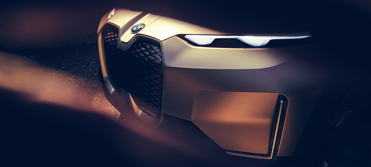 Predný záber na BMW Vision iNEXT Predný záber na BMW Vision iNEXT s obličkami