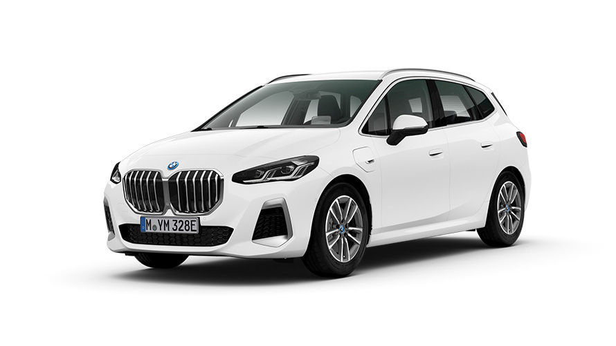 BMW 225xe Active Tourer PHEV automobil predobočný pohľad BMW 225xe Active Tourer PHEV automobil štúdiový záber predobočný pohľad