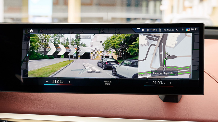 Informačný displej s obrázkom cesty a navigačnými pokynmi pomocou Augmented View Informačný displej s obrázkom cesty a navigačnými pokynmi pomocou Augmented View