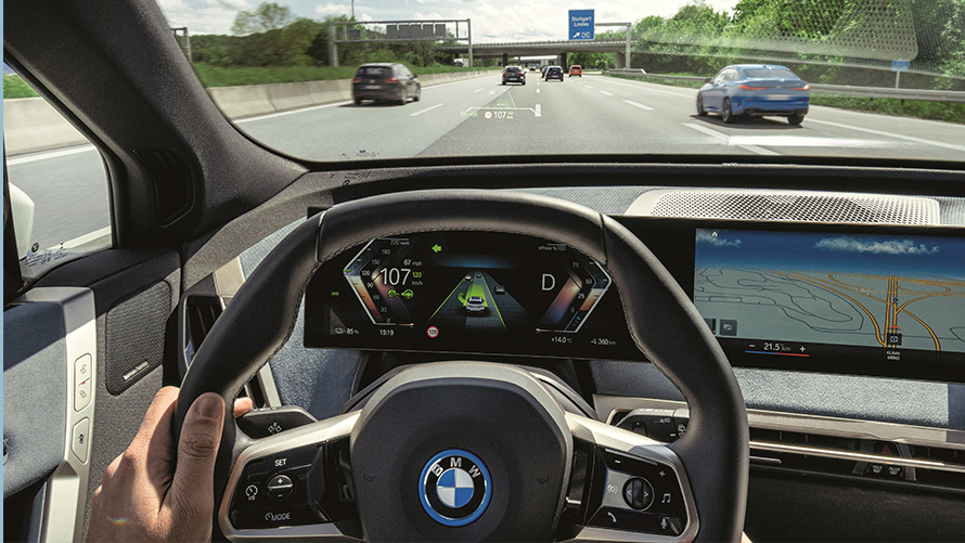 Pohľad na diaľnicu z BMW Pohľad na diaľnicu zo sedadla vodiča BMW
