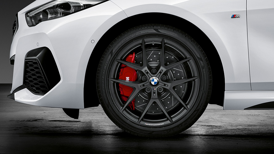 18" M Performance V-spoke Style 554 M 18" M Performance kovaný disk kolesa V-spoke style 554 M Jet Black, matný, kompletné zimné koleso