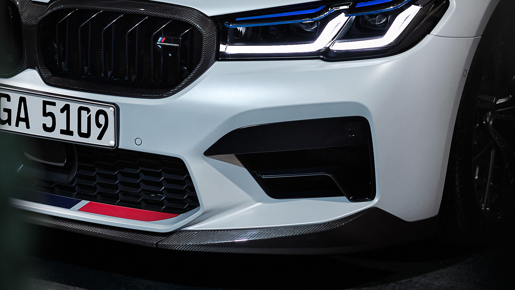 M Performance predný splitter, karbónový BMW M Performance diely M Performance prfedný splitter, karbónový, detailný pohľad
