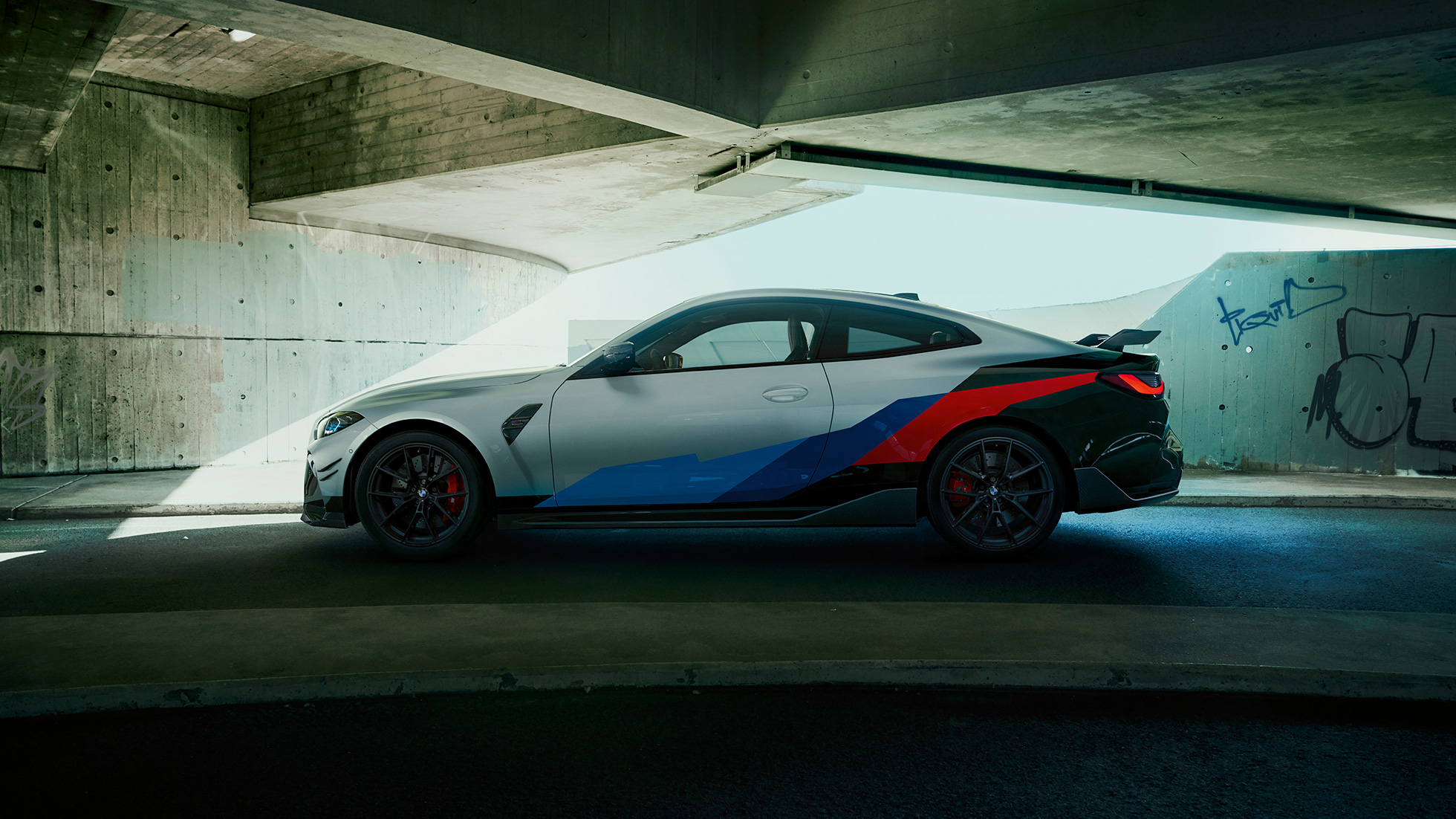 BMW M4 G82 bočný pohľad BMW M Performance diely BMW M4 G82 bočný pohľad