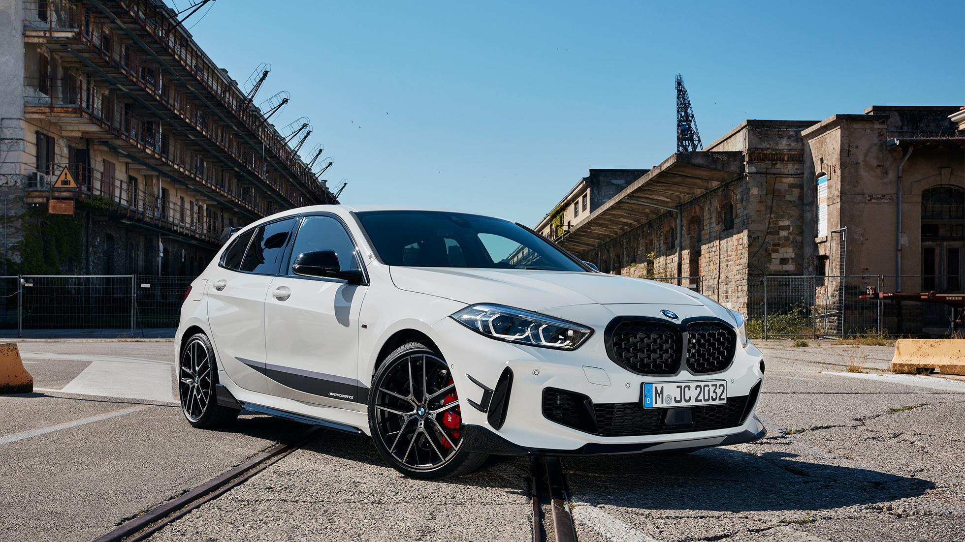 BMW M135i xDrive M Performance dizajn 02 BMW radu 1 BMW M135i xDrive M Performance dizajn 02