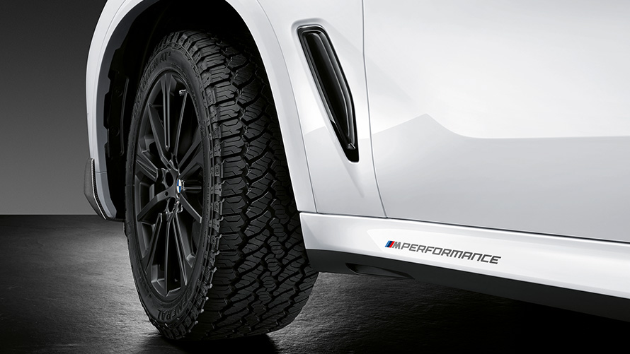 Nálepka s označením M Performance Diely BMW M Performance Nálepka s označením M Performance