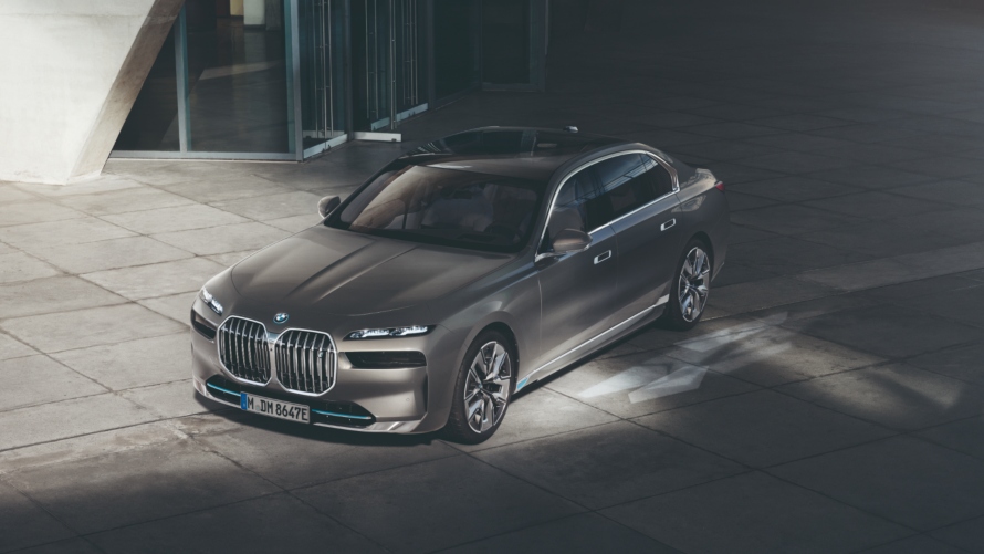 ÚPLNE PRVÉ ČISTO ELEKTRICKÉ BMW i7. ÚPLNE PRVÉ ČISTO ELEKTRICKÉ BMW i7.