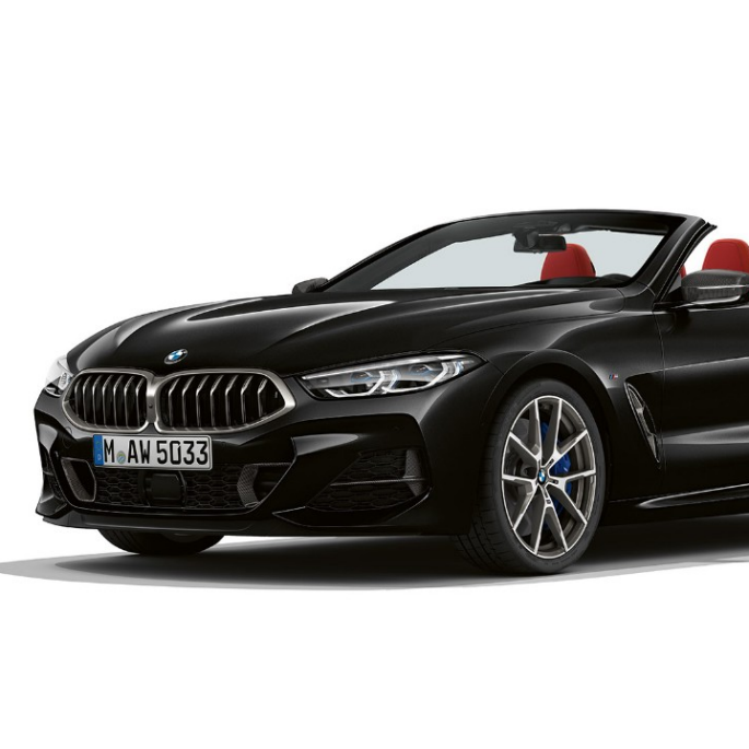 BMW M850i xDrive, metalíza Carbon Black, predobočný pohľad. BMW M850i xDrive, metalíza Carbon Black, predobočný pohľad.
